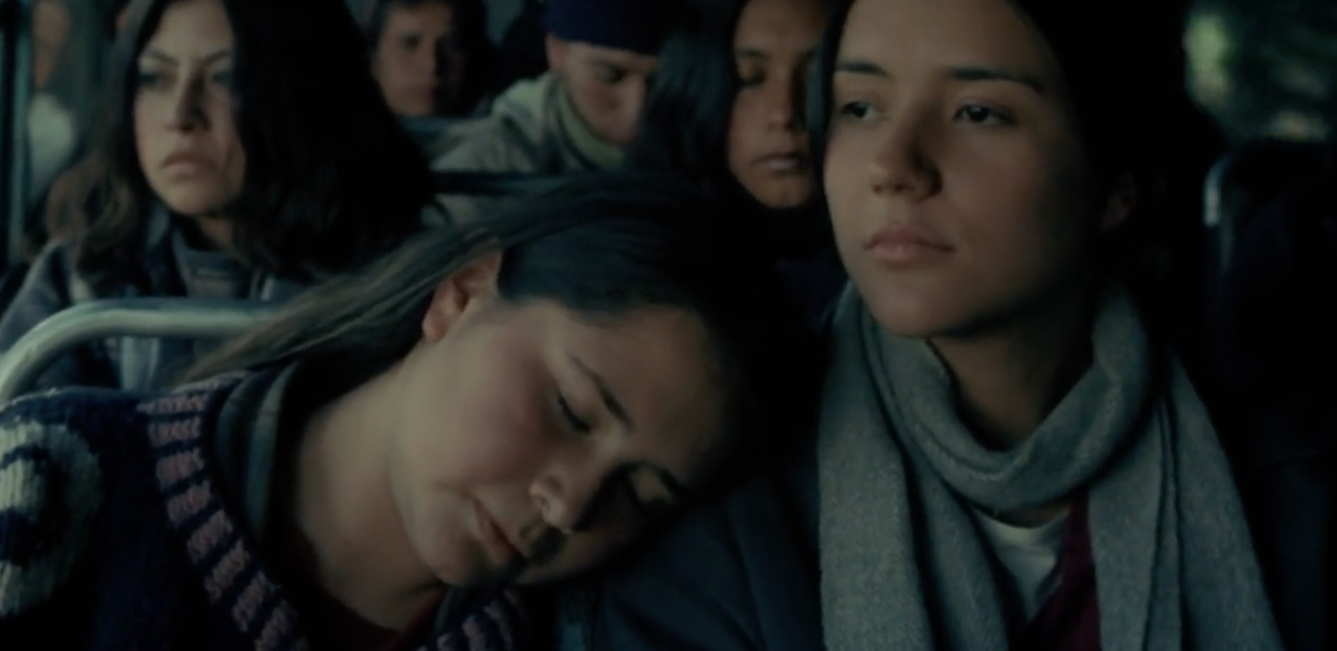 María y Blanca en el autobús