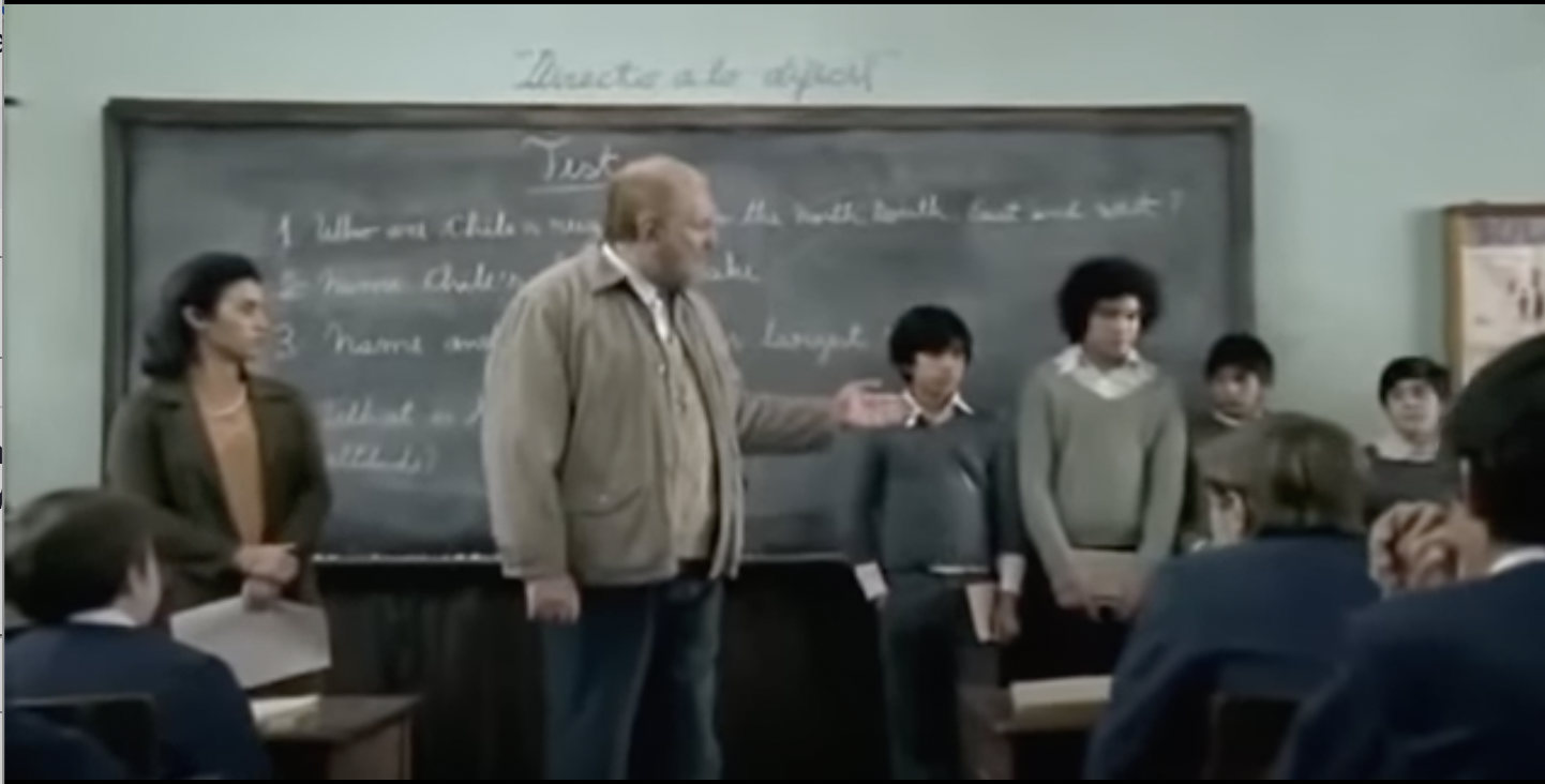 Este escenario es cuando Father McEnroe está presentando a los niños nuevos a la escuela