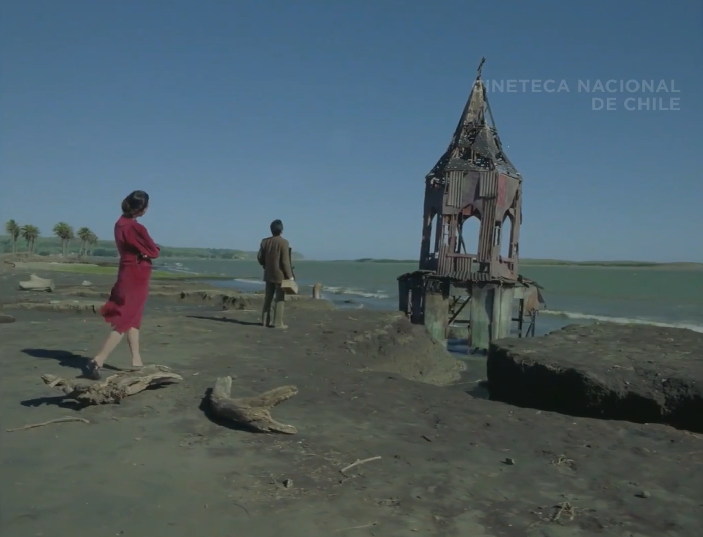 Maite shows Ramiro a structure left by the last tidal wave. 