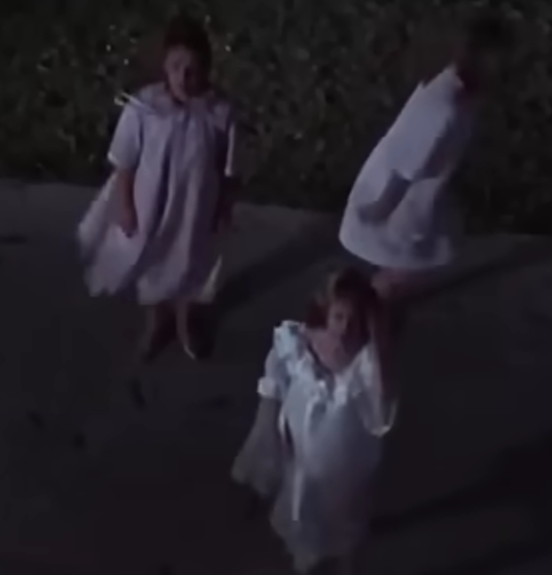 Angulo alto de punto de vista de Andrea