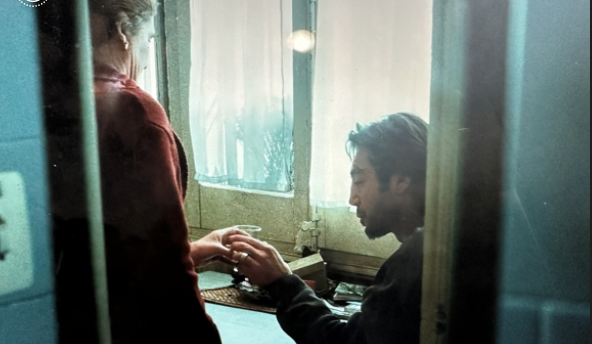 High angle shot that makes Uxbal seem small