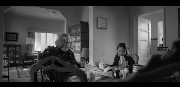 30:44 Comedor de la familia muestra luz muy vibrante