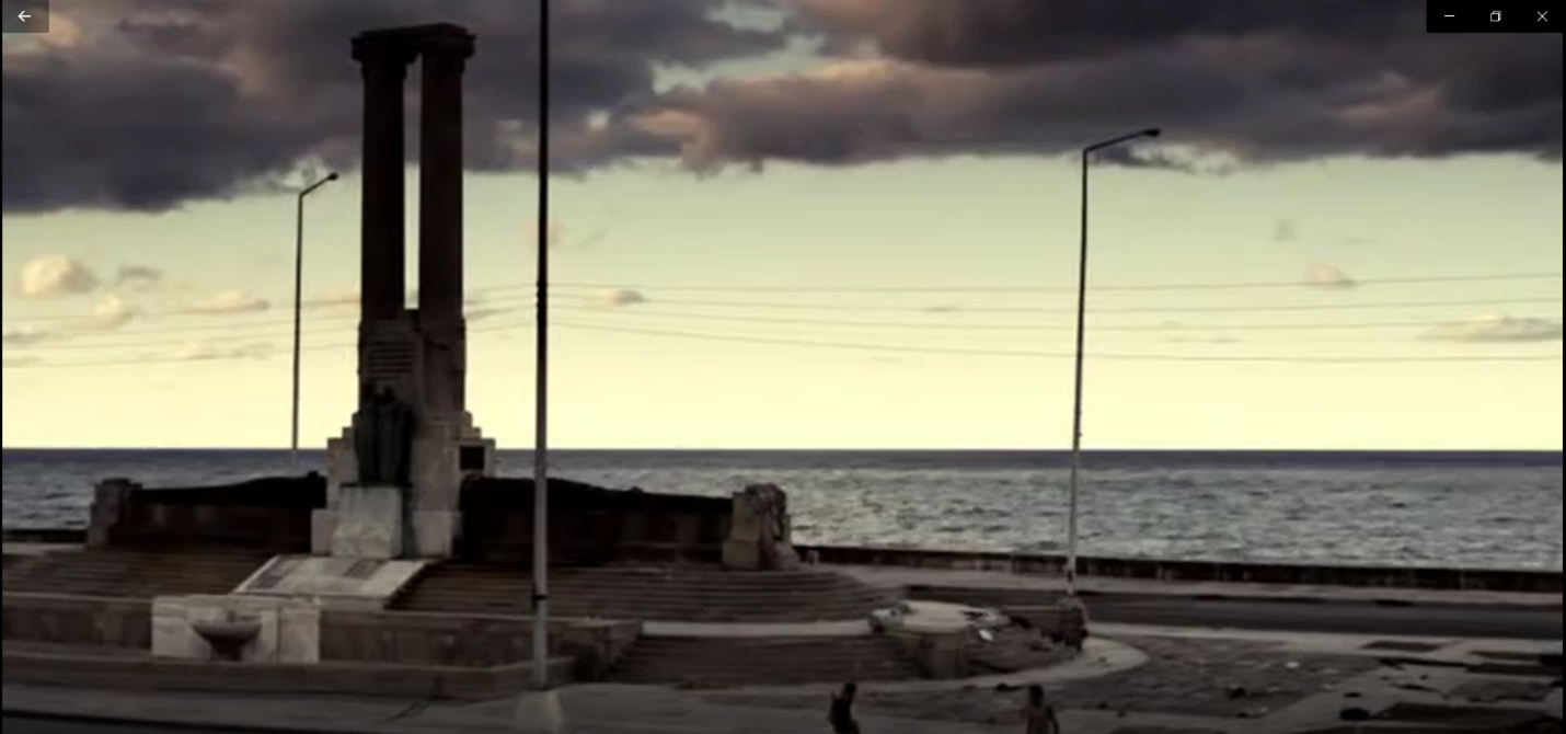 El monumento que fue construido para honrar a los que murieron en la explosión del USS Maine (sin la estatua del Águila)