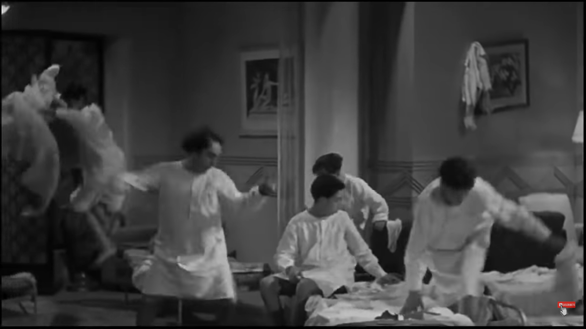 The lies of Cantinflas have begun to snowball, leading to a disorderly setting.