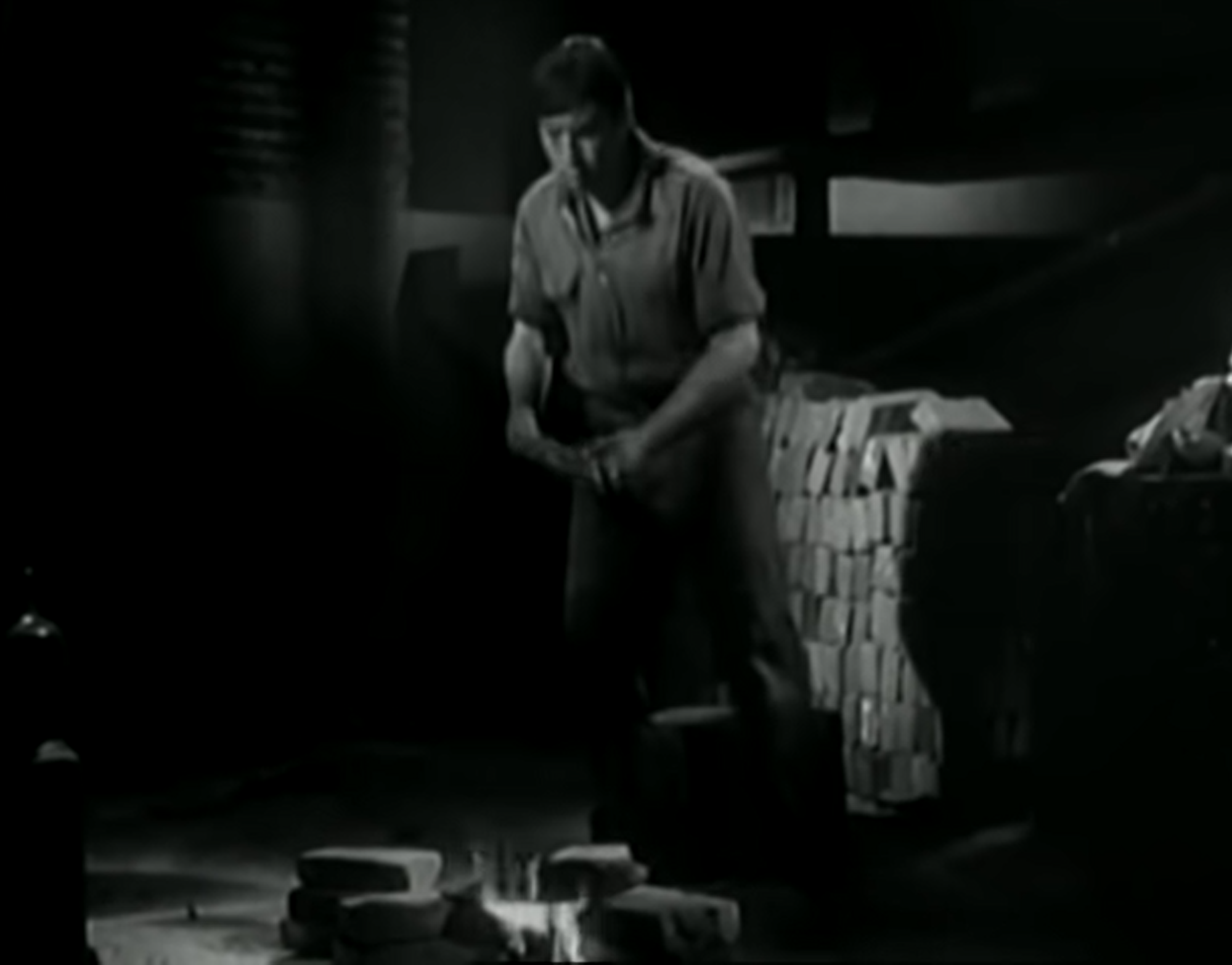 Pedro’s room 00:58:50